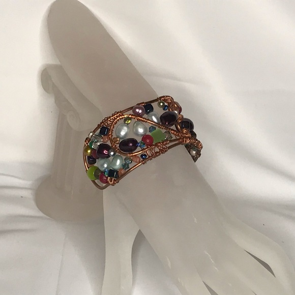 Handmade copper and bead cuff bracelet - Picture 4 of 8